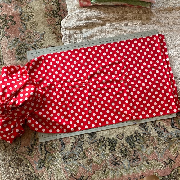 Minnie Polka Dots Cotton Fabric BY the YARD! 4 continuous yards ❤️❤️ - Picture 1 of 5